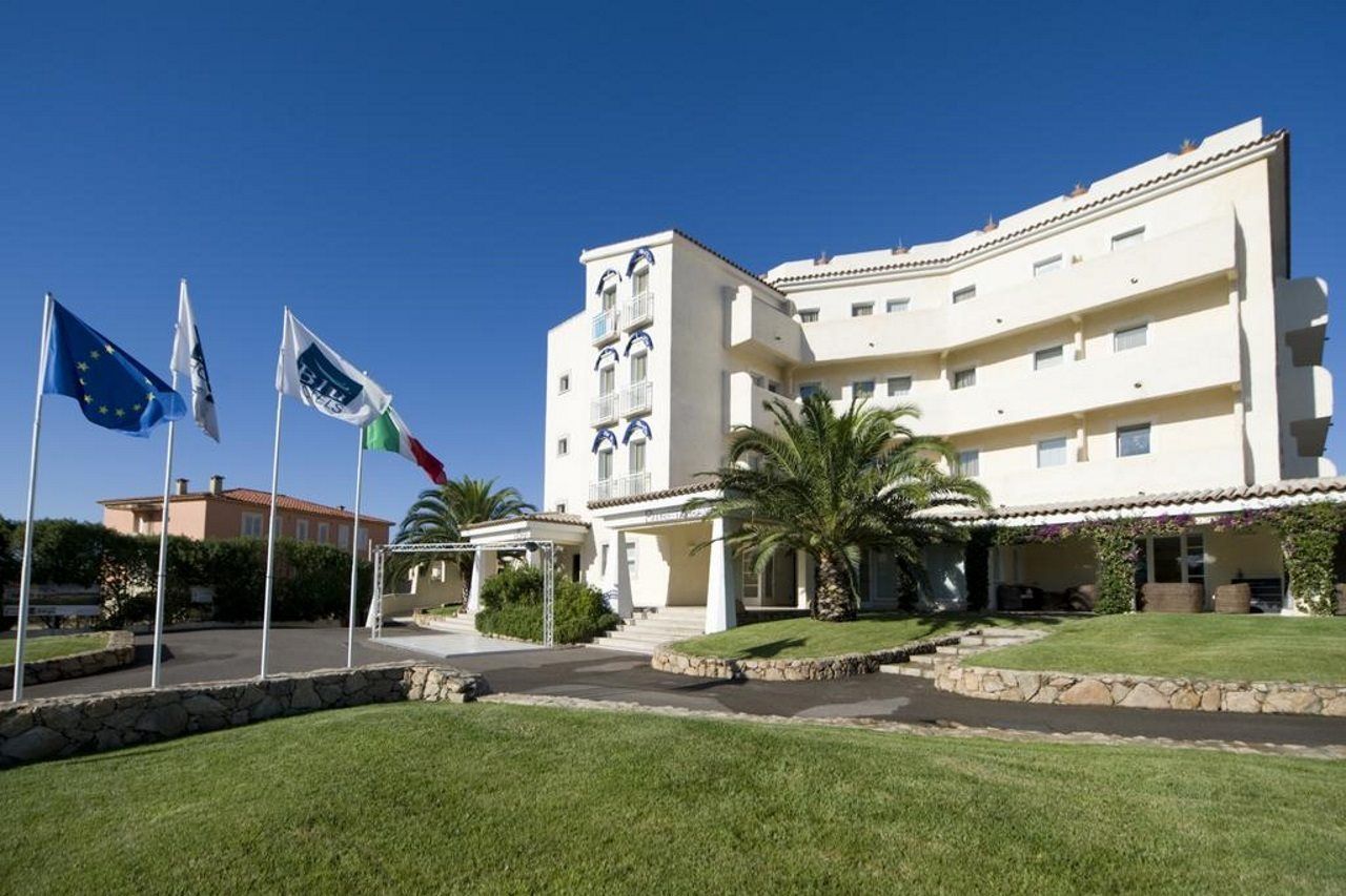 Ahr Baja Hotel & Spa קניגיונה מראה חיצוני תמונה